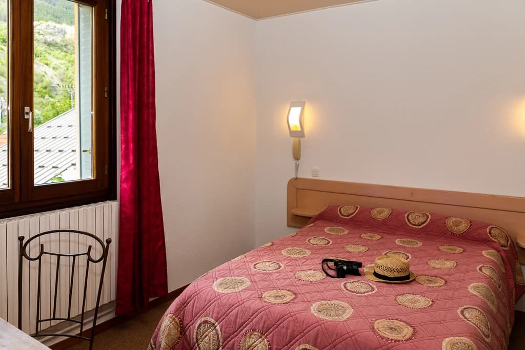 Chambre double tout confort, hébergement proche de Vallouise