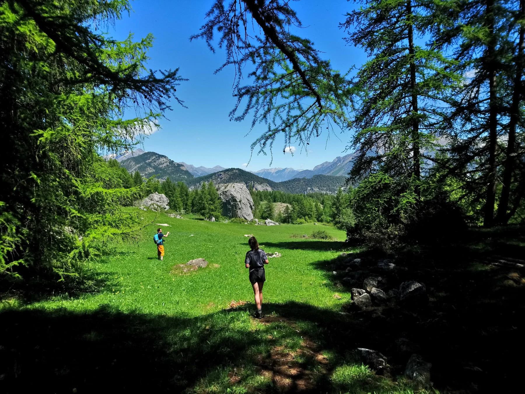 Vue sur les montagnes du Pays des Écrins